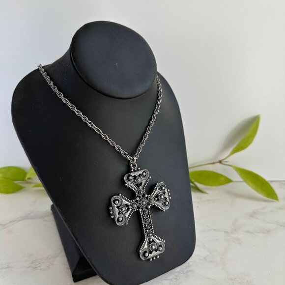 Vintage Sarah Coventry Limited Edition 1974 Large Cross Pendant Necklace - Picture 4 of 7